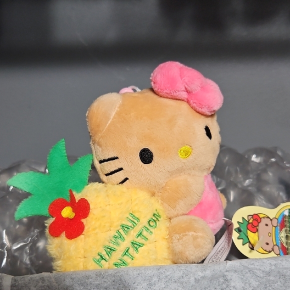 Hello Kitty Other - HELLO KITTY NWT HAWAII EXCLUSIVE KEY CHAIN Plush with Pink Bow and Pineapple